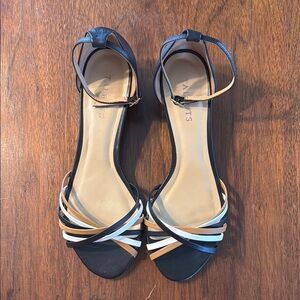 NWOT Talbots Black Tan and White Flat Sandals with Peep-Toe